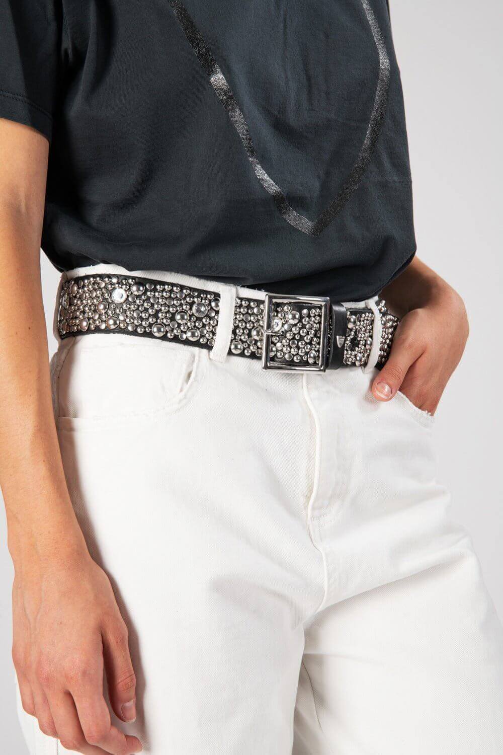 CHAOS BELT Leather belt with mixed studs, brass buckle, studded belt loop with HTC logo stud. Height: 4 cm HTC LOS ANGELES
