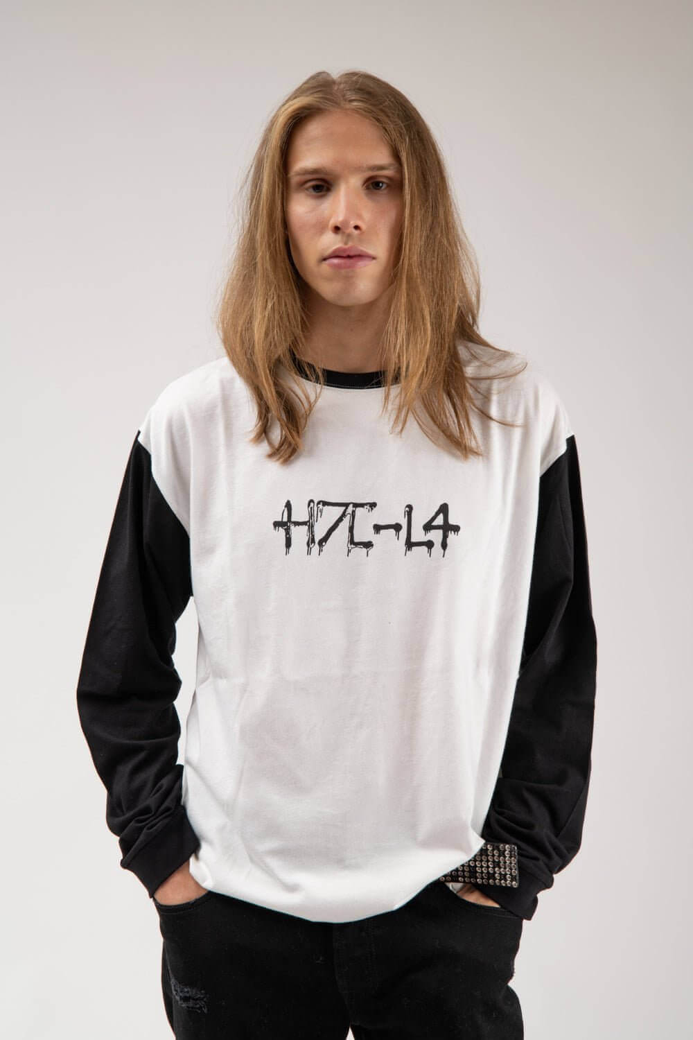 H7C-L4 LS Long-sleeves t-shirt with H7C-L4 script printed on the front. 100% cotton. Made in Italy HTC LOS ANGELES