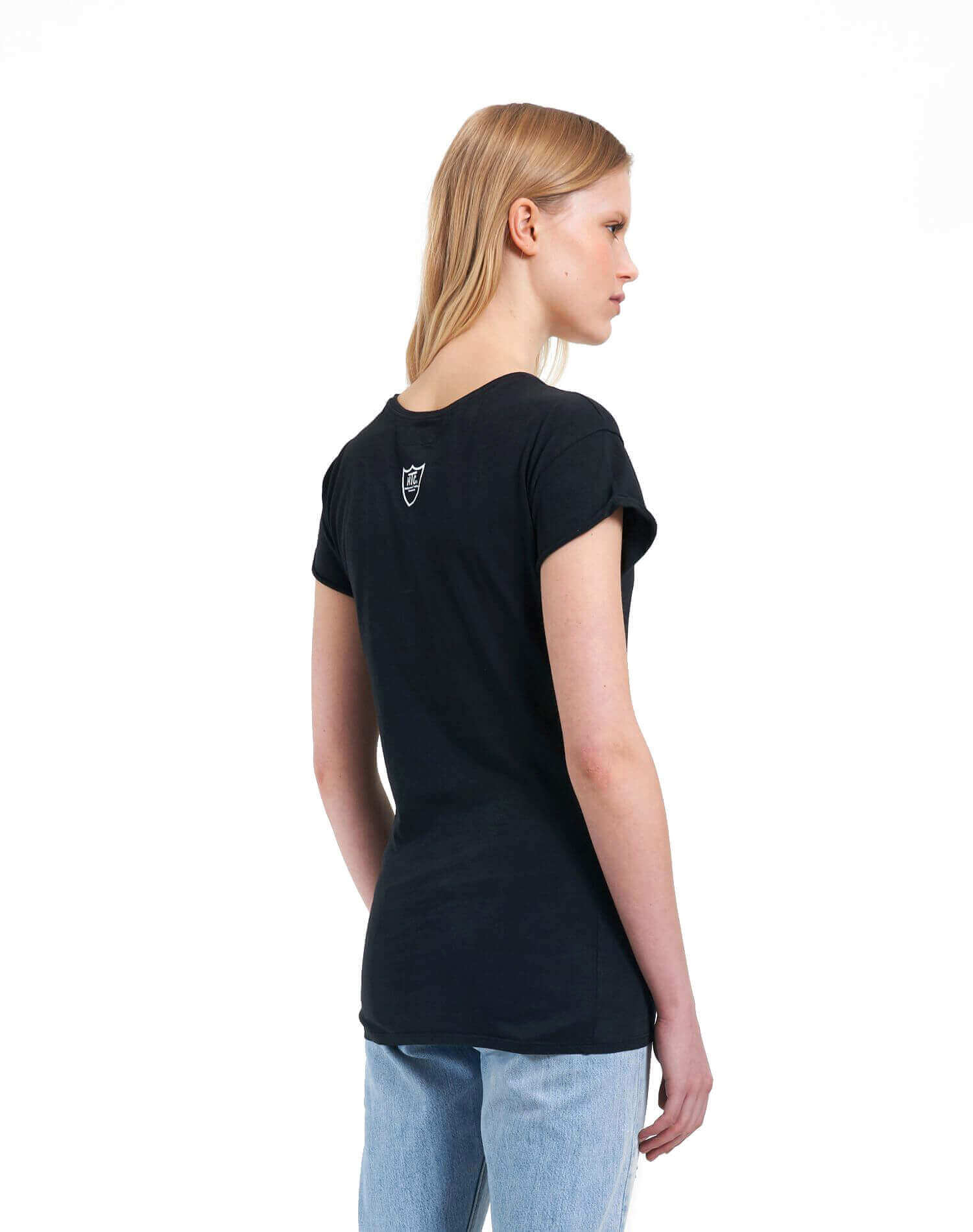 HTC BASIC T-SHIRT WOMAN Black cotton t-shirt with white HTC Los Angeles shield logo printed on the front. HTC LOS ANGELES