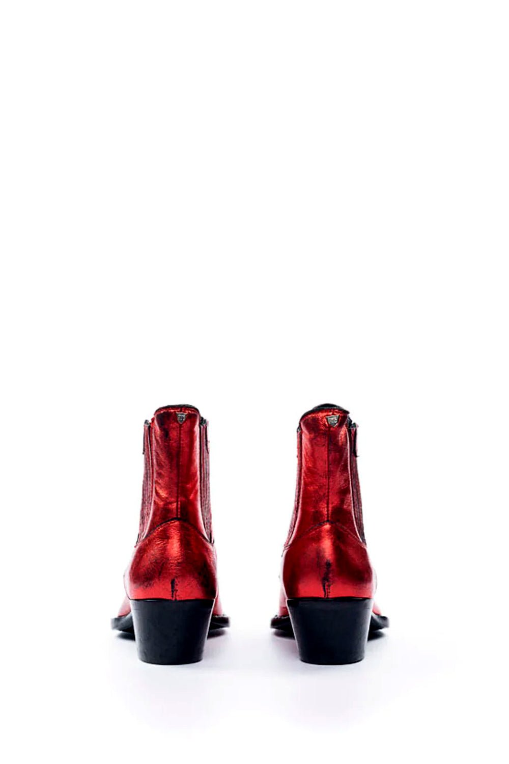 LOW CHELSEA BOOT Red metallic leather 'Texas' boots. Squared metal tip. Elastic closure on the sides. Heel height: 5 cm. Made in Italy. HTC LOS ANGELES