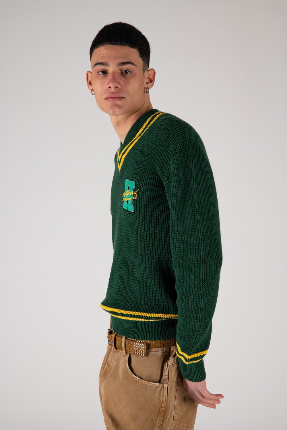 VISITOR Green sweater with front logo patch. Composition: 100% Cotton HTC LOS ANGELES