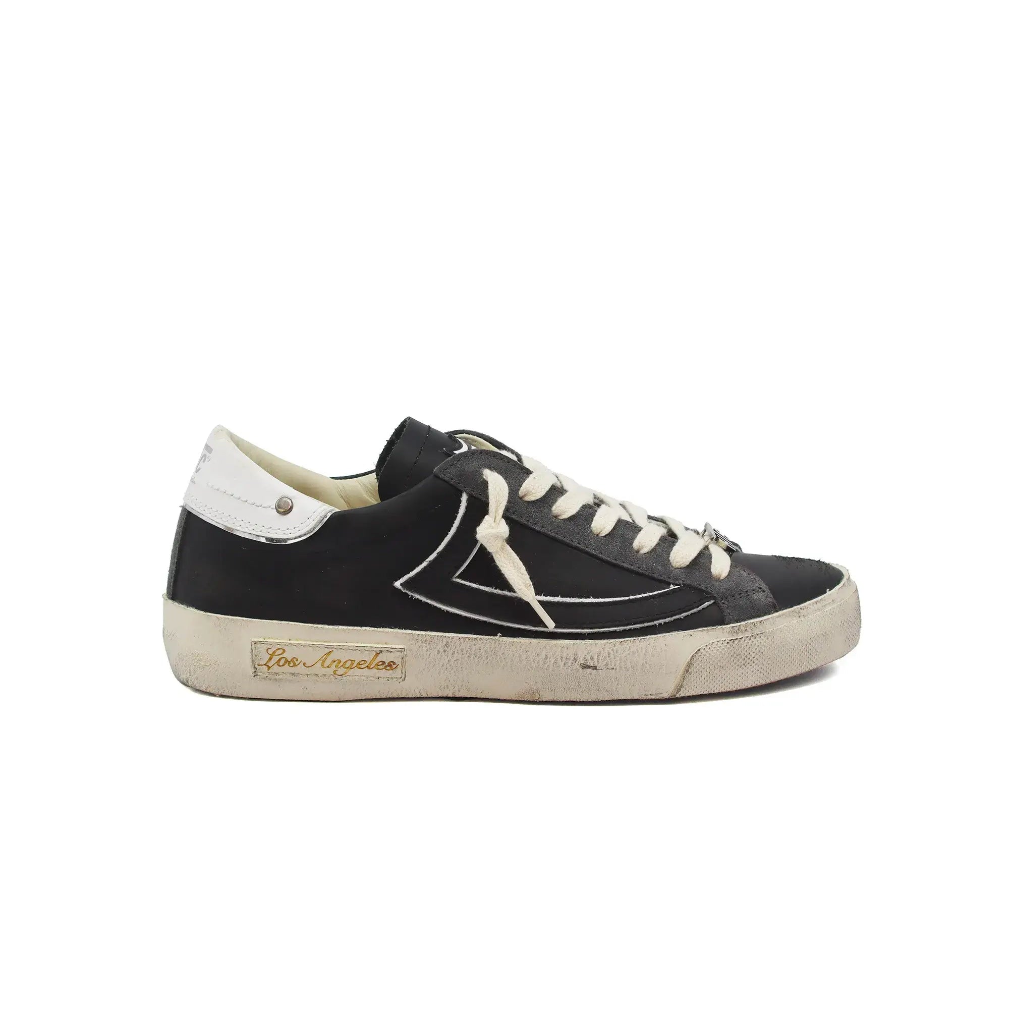 htc los angeles HTC VIPERS LOW WOMAN BLACK HTC VIPERS LOW WOMAN BLK BLACK HTC VIPERS low-top sneakers in black with a distressed finish. Standard fit, providing a comfortable and flexible wrap. Front lace-up closure for a secure fit. Small logo on the ton