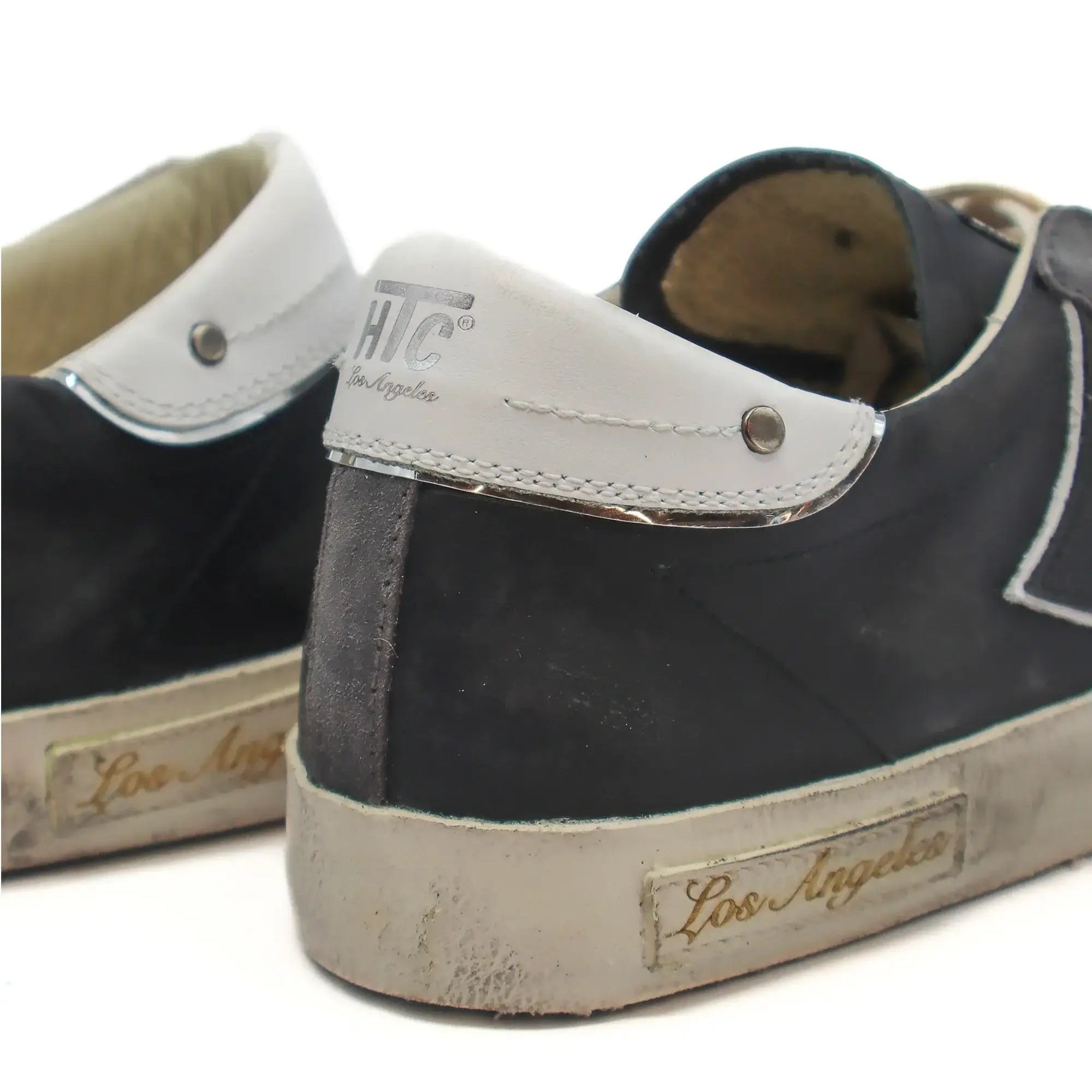 htc los angeles HTC VIPERS LOW MAN BLACK HTC VIPERS LOW MAN BLK HTC VIPERS low-top sneakers in black with a distressed finish. Standard fit, providing a comfortable and flexible wrap. Front lace-up closure for a secure fit. Small logo on the tongue and la