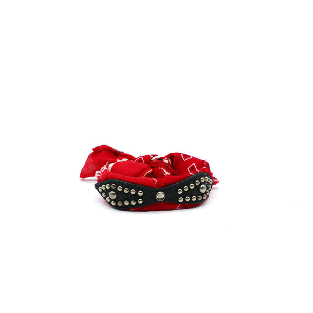Hollywood Trading Company BANDANA LUX BR BANDANA LUX BR Black/Red Vintage bandana bracelet with studded leather inserts. Swarovski inserted in the center of the bracelet. Knot closure. 100% cotton 100% leather. Made in Italy. bracciale Hollywood Trading C
