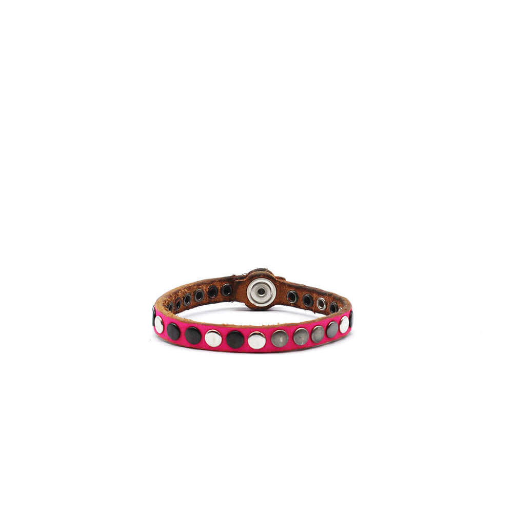 Hollywood Trading Company 10.000 ONE LINE BR 10.000 ONE LINE BR Fluo Pink leather bracelet with studs, zamac button closure with carved HTC Los Angeles logo. Size M lenght: 20cm; Size S lenght: 19cm. 100% Made in Italy. bracciale Hollywood Trading Company