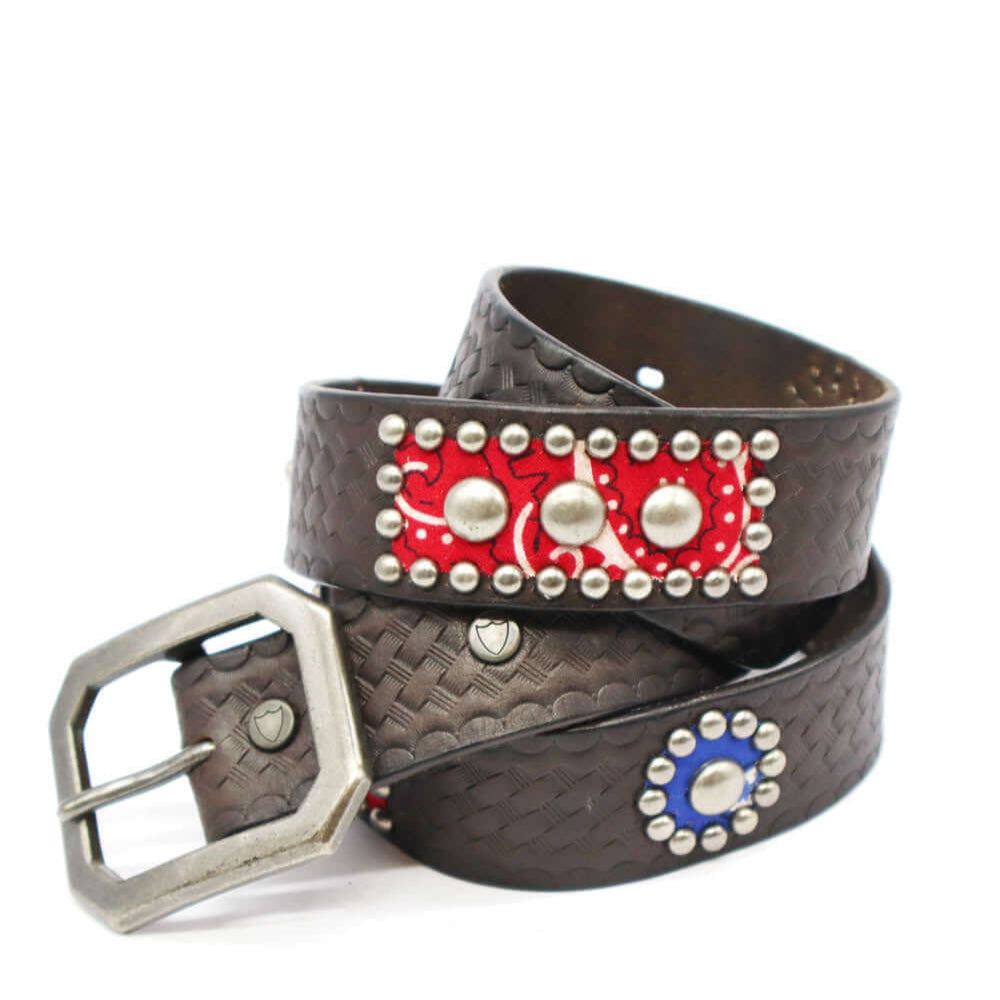Hollywood Trading Company ROADHOUSE PAISLEY BELT ROADHOUSE PAISLEY BELT Dark Brown engraved leather belt, vintage bandana details with glass stones and studs. Brass buckle. 4 cm height. Made in Italy BELTS Hollywood Trading Company Hollywood Trading Compa