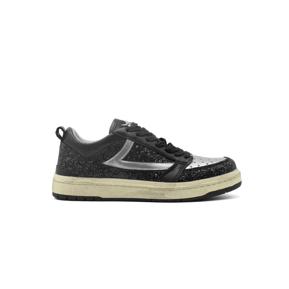 Hollywood Trading Company STARLIGHT FULL GLITTER LOW WOMAN STARLIGHT FULL GLITTER LOW WOMAN Starlight Low Woman Sneakers, back pull loop with metal logo detail, front lace-up closure. LEATHER + GLITTER UPPER BLACK/SILVER sneakers Hollywood Trading Company