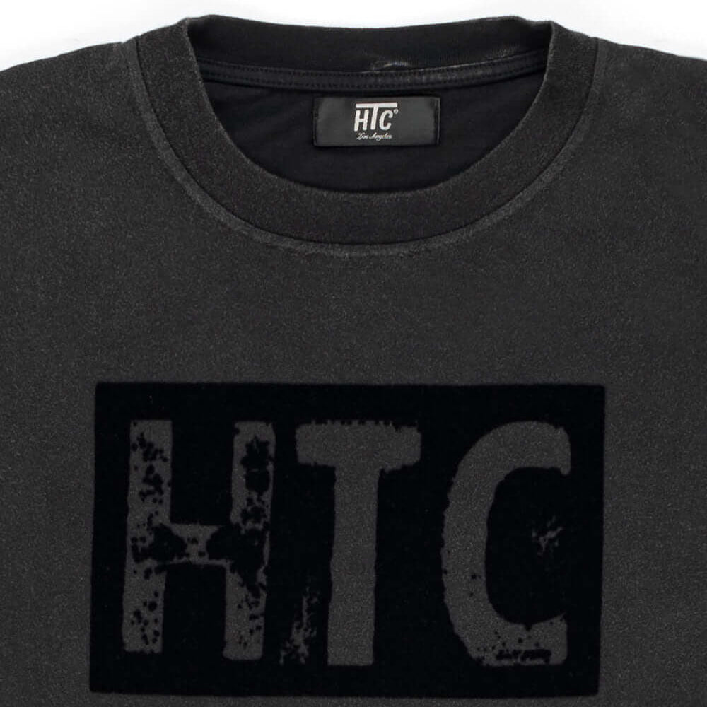 Hollywood Trading Company HTC SCRATCHED T-SHIRT HTC SCRATCHED T-SHIRT Slim fit t-shirt with printed. 100% COTTON GARMENT DYE T-SHIRT WITH CORROSION TREATMENT (FLOCKED PRINT) t-shirt Hollywood Trading Company Hollywood Trading Company