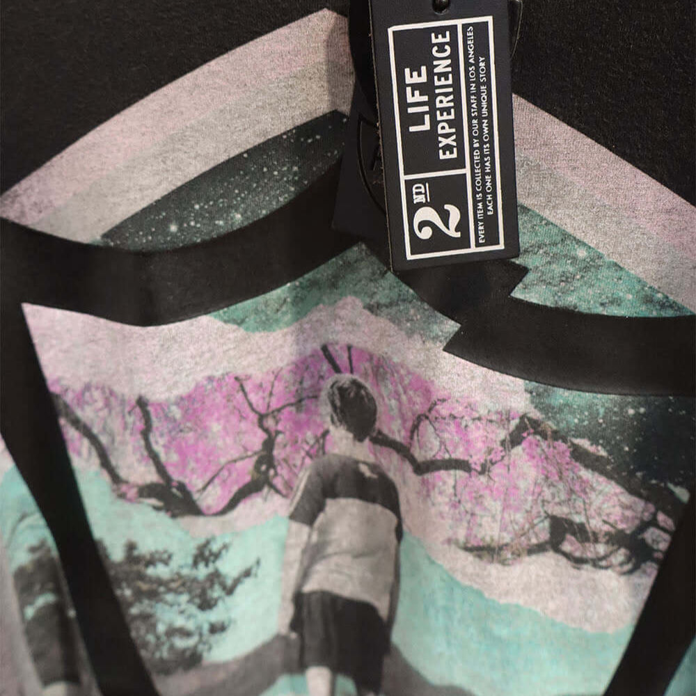 Hollywood Trading Company HTC VINTAGE IMAGINE DRAGONS T-SHIRT HTC VINTAGE IMAGINE DRAGONS T-SHIRT ONE OF A KIND VINTAGE T-SHIRT WITH ORIGINAL IMAGINE DRAGONS PRINT, REWORKED WITH BLACK HTC LOGO ON THE FRONT. BOXY FIT. t-shirt Hollywood Trading Company Hol