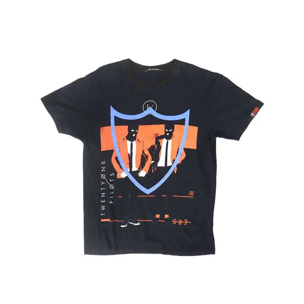 Hollywood Trading Company HTC VINTAGE 21 PILOTS 2016 T-SHIRT HTC VINTAGE 21 PILOTS 2016 T-SHIRT ONE OF A KIND VINTAGE T-SHIRT WITH ORIGINAL TWENTY ONE PILOTS PRINT, REWORKED WITH BLUE HTC LOGO ON THE FRONT. REGULAR FIT. t-shirt Hollywood Trading Company H
