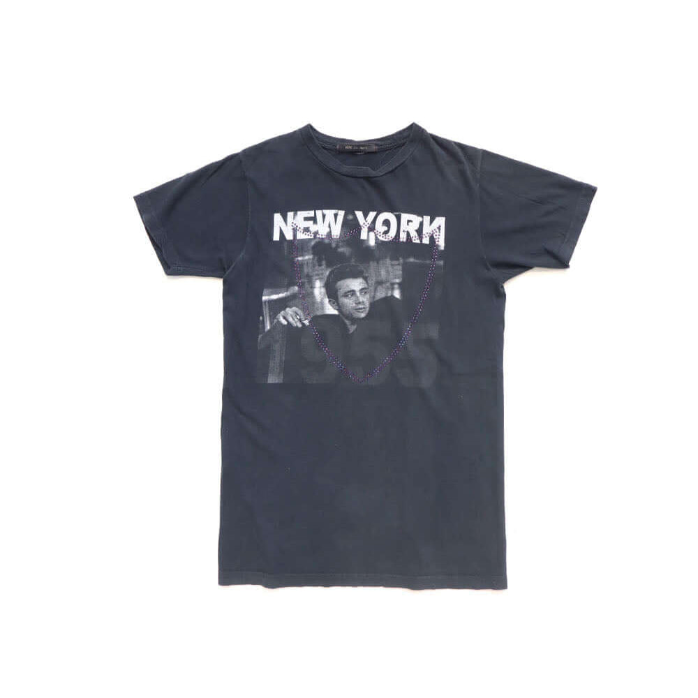 Hollywood Trading Company HTC VINTAGE JAMES DEAN LUX T-SHIRT BLACK/BLUETTE HTC VINTAGE JAMES DEAN LUX T-SHIRT BLACK/BLUETTE ONE OF A KIND VINTAGE T-SHIRT WITH ORIGINAL JAMES DEAN PRINT, REWORKED WITH BLUE STUDDED HTC LOGO ON THE FRONT. REGULAR FIT. T-SHIR