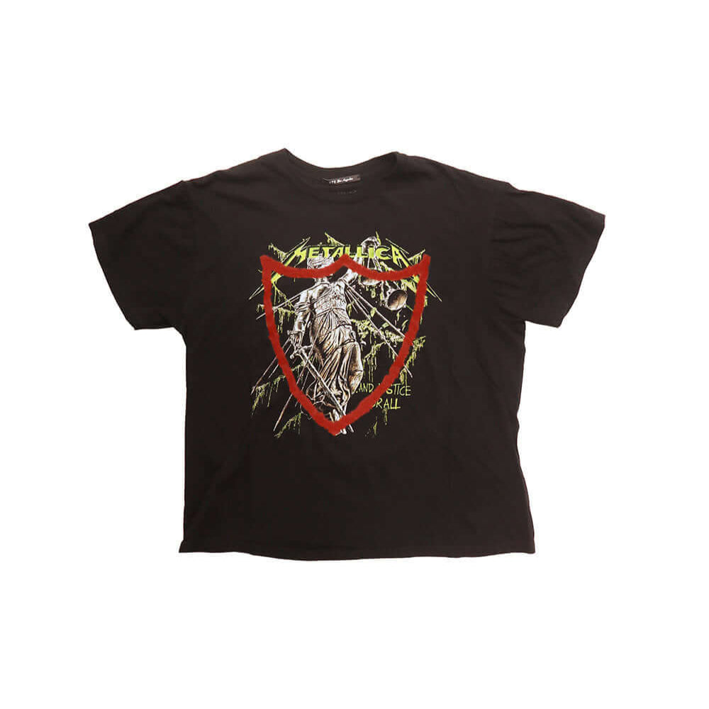 htc los angeles HTC VINTAGE METALLICA BRDX T-SHIRT MIX BLACK HTC VINTAGE METALLICA BRDX T-SHIRT MIX BLACK ONE OF A KIND VINTAGE T-SHIRT WITH ORIGINAL METALLICA PRINT, REWORKED WITH BORDEAUX HTC LOGO ON THE FRONT. BOXY FIT. T-SHIRTS Hollywood Trading Compa