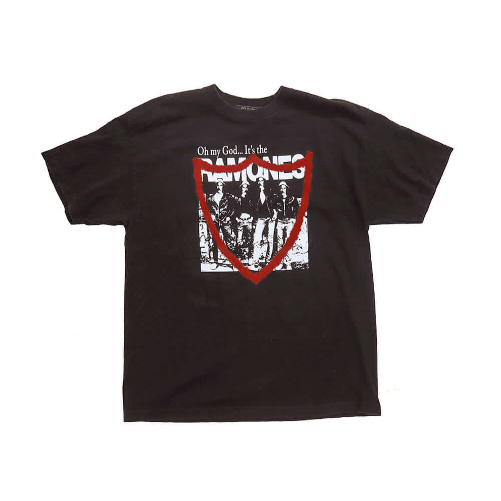 htc los angeles HTC VINTAGE RAMONES T-SHIRT MIX BLACK HTC VINTAGE RAMONES T-SHIRT MIX BLACK ONE OF A KIND VINTAGE T-SHIRT WITH ORIGINAL RAMONES PRINT, REWORKED WITH BORDEAUX HTC LOGO ON THE FRONT. REGULAR FIT. T-SHIRTS Hollywood Trading Company Hollywood