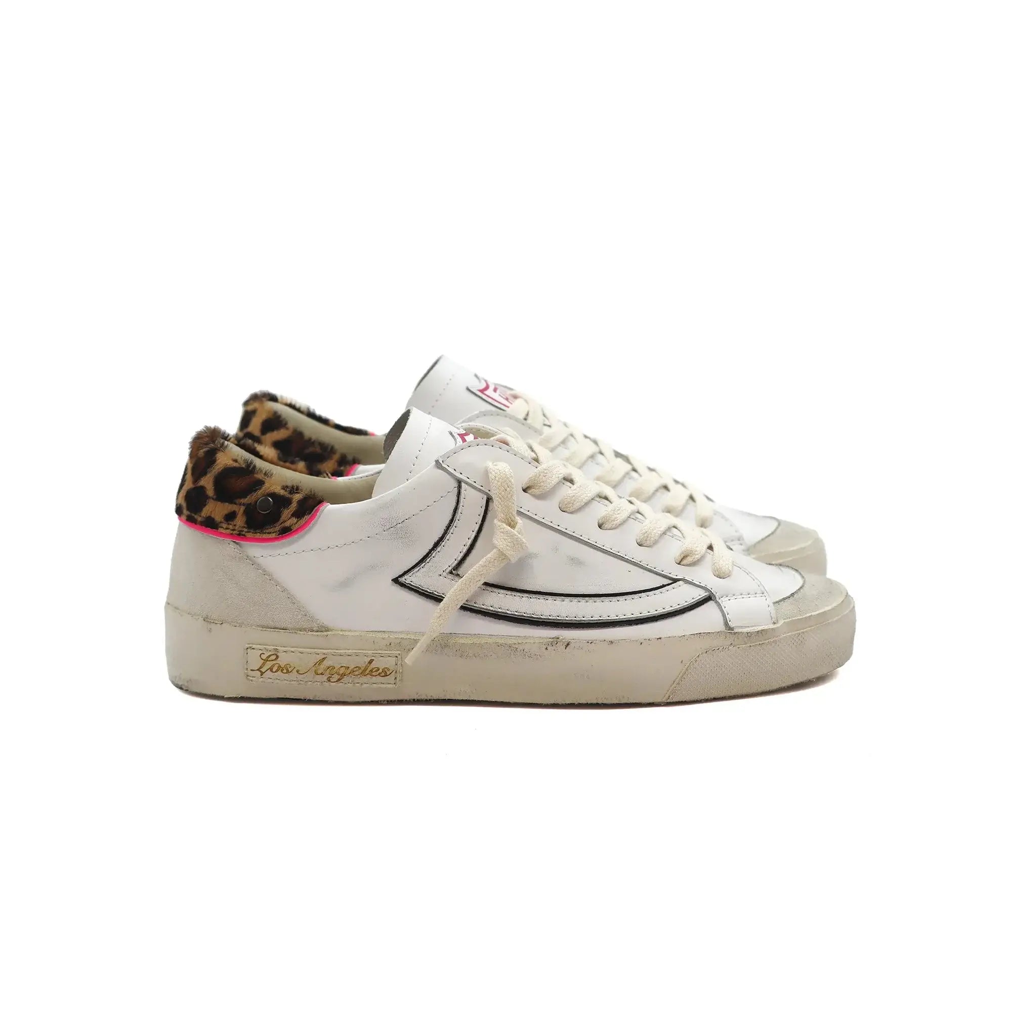htc los angeles HTC VIPERS LOW WOMAN WHITE/ANIMALIER HTC VIPERS LOW WOMAN ANIMALIER WHITE HTC VIPERS low-top sneakers in white with a distressed finish. Standard fit, providing a comfortable and flexible wrap. Front lace-up closure for a secure fit. Small