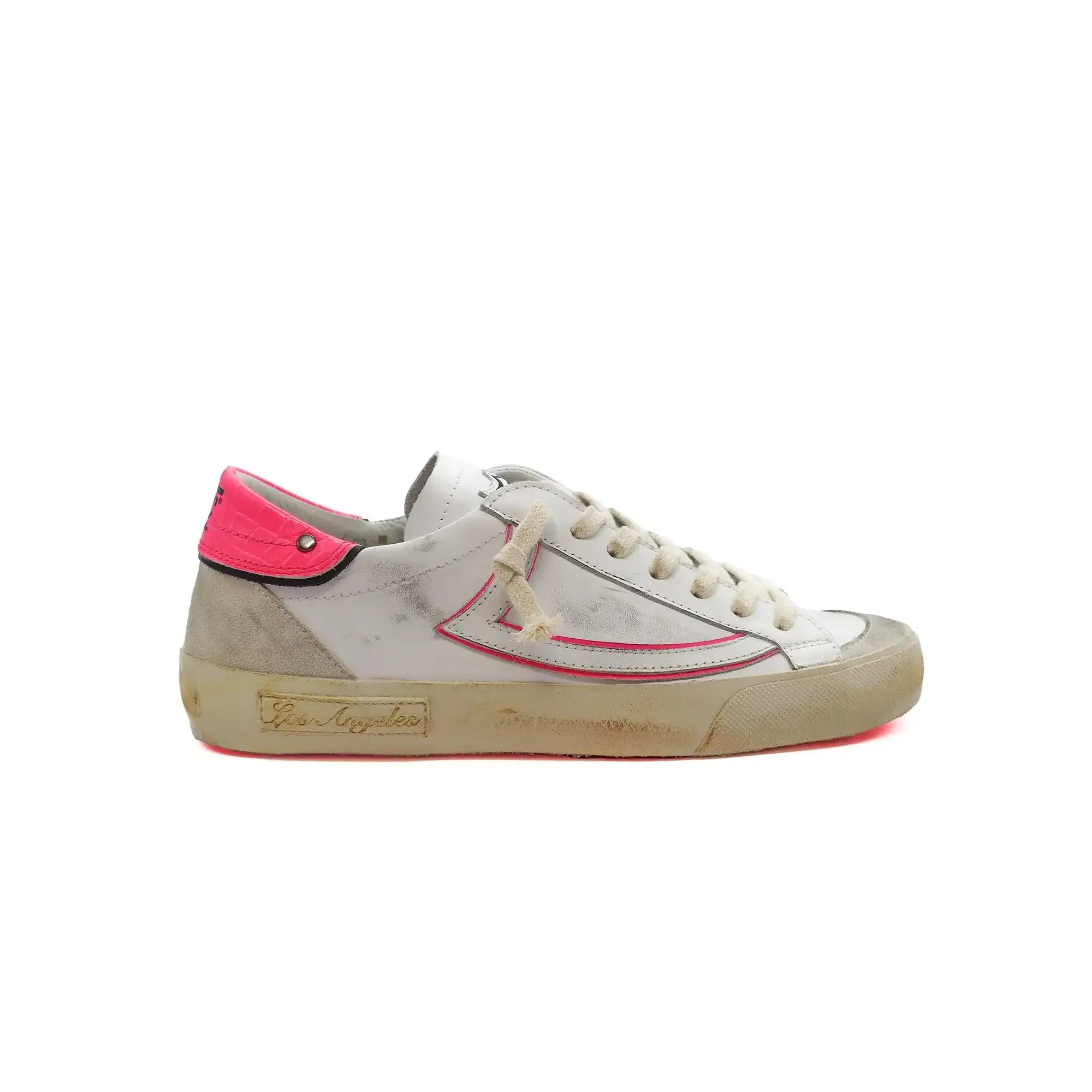 htc los angeles HTC VIPERS LOW WOMAN W/P HTC VIPERS LOW WOMAN W/P HTC VIPERS low-top sneakers in white/pink with a distressed finish. Standard fit, providing a comfortable and flexible wrap. Front lace-up closure for a secure fit. Small logo on the tongue