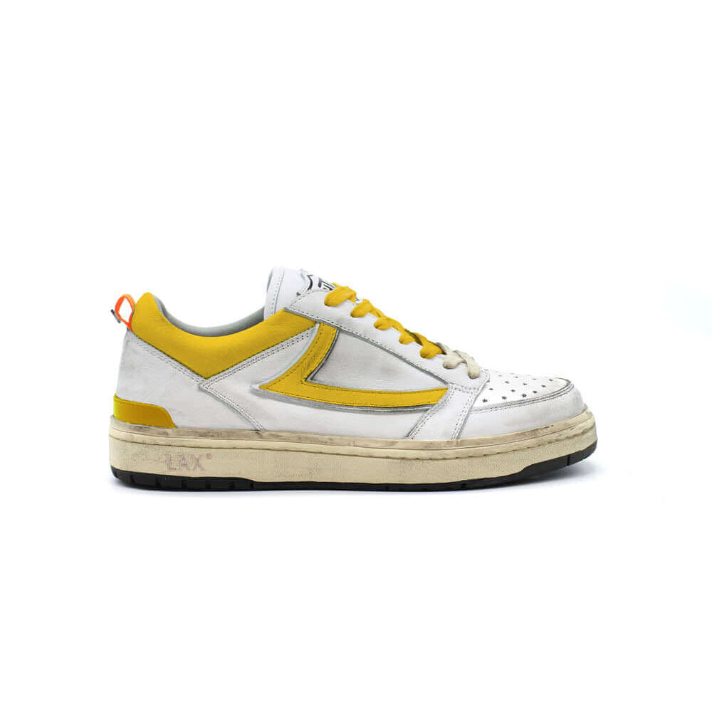 Hollywood Trading Company STARLIGHT VINTAGE LOW STARLIGHT VINTAGE LOW Starlight Low Vintage Unisex Sneakers, back pull loop with logo detail, rubber sole, perforated toe and front lace-up closure, 100% leather sneakers Hollywood Trading Company Hollywood