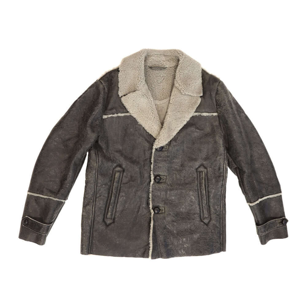 Hollywood Trading Company BRADLEY SHEARLING FOREST GREEN BRADLEY SHEARLING FOREST GREEN Forest Green leather jacket. Lining, contour and lapels in white shearling. Frontal buttons. Wrist bands with buttons. 2 side pockets. 100% sheepskin. Made in Italy. L