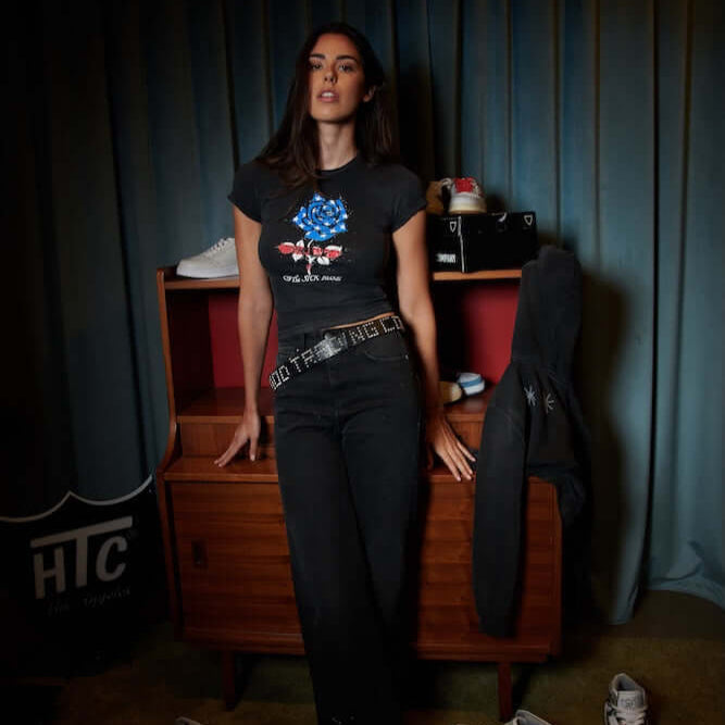 Hollywood Trading Company AMERICAN ROSE SLIM WOMAN T-SHIRT AMERICAN ROSE SLIM WOMAN T-SHIRT Slim fit t-shirt with printed. 100% COTTON Made in Italy t-shirt Hollywood Trading Company Hollywood Trading Company
