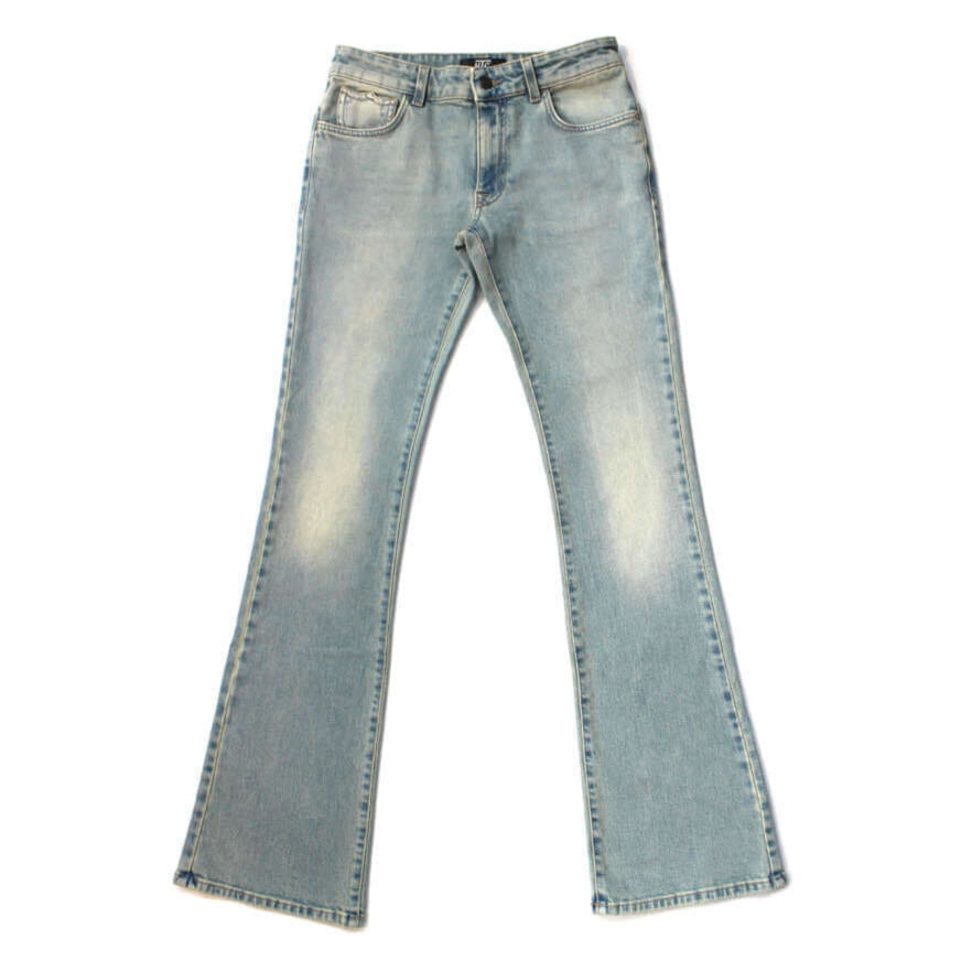 Hollywood Trading Company DENIM CURLY - LIGHT BLUE DENIM CURLY - LIGHT BLUE HTC signature stretch denim jeans. Vintage faded. Composition: 98% Cotton, 2% Elastane. denim Hollywood Trading Company Hollywood Trading Company
