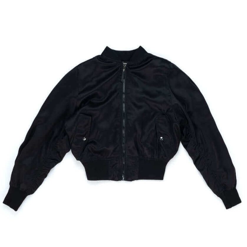 Hollywood Trading Company SUSPENDERS JACKET BLACK SUSPENDERS JACKET BLACK Crop bomber jacket, zip closure and front pockets. Composition 100% Nylon JACKETS Hollywood Trading Company Hollywood Trading Company