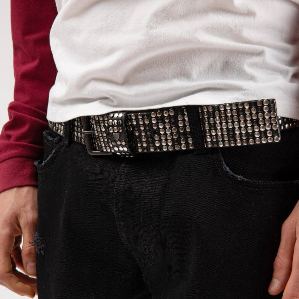 Hollywood Trading Company 10.000 STUDS COLOR BELT 10.000 STUDS COLOR BELT Leather belt with mixed studs, brass buckle, studded zamac belt loop with HTC logo rivet. Made in Italy. BELTS Hollywood Trading Company Hollywood Trading Company