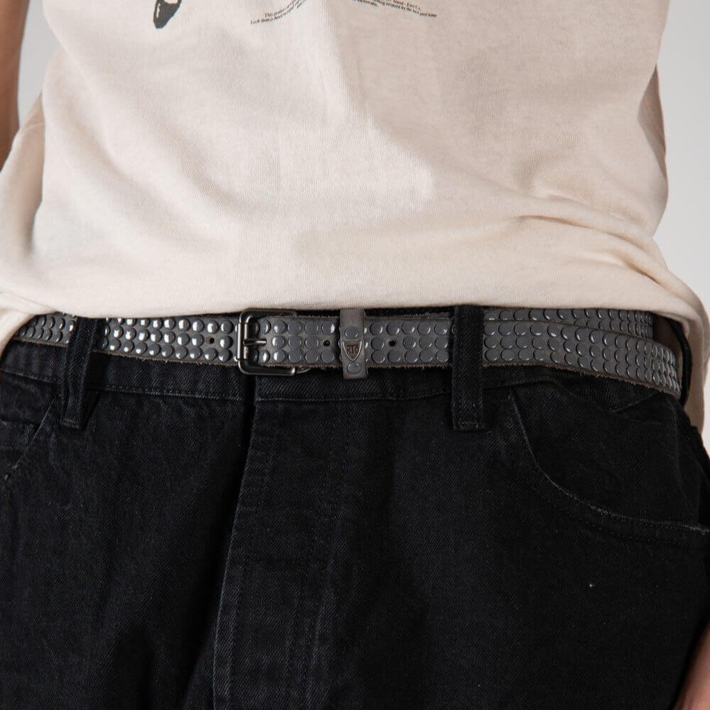 Hollywood Trading Company 3.000 STUDS COLOR BLOCK BELT 3.000 STUDS COLOR BLOCK BELT Leather belt with varnish studs, brass buckle, studded zamac belt loop with HTC logo rivet. Height: 2 cm. Made in Italy. BELTS Hollywood Trading Company Hollywood Trading