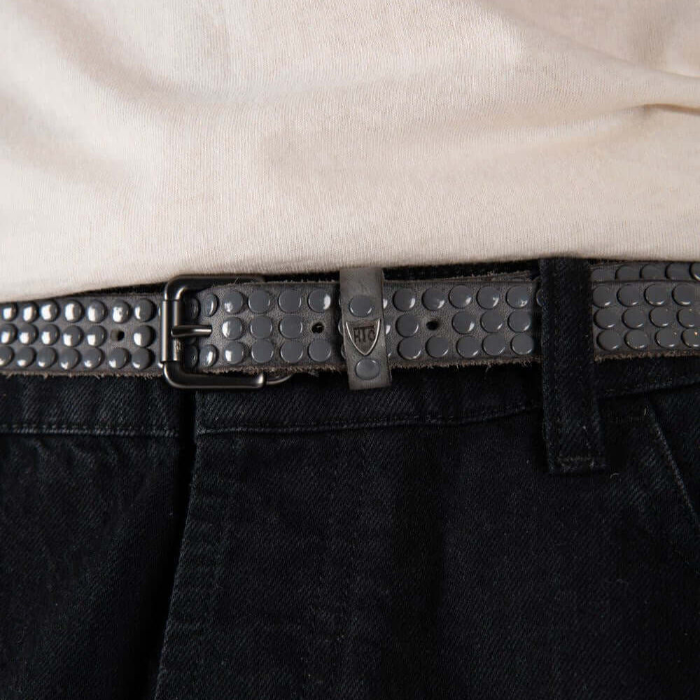 Hollywood Trading Company 3.000 STUDS COLOR BLOCK BELT 3.000 STUDS COLOR BLOCK BELT Leather belt with varnish studs, brass buckle, studded zamac belt loop with HTC logo rivet. Height: 2 cm. Made in Italy. BELTS Hollywood Trading Company Hollywood Trading