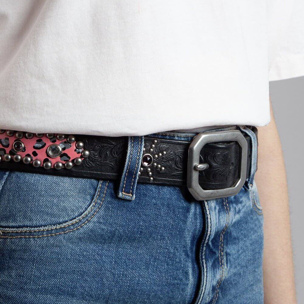 Hollywood Trading Company AMERICAN PAINTED BELT AMERICAN PAINTED BELT Black leather belt with studs and rhinestones.Height: 3 cm. Made in Italy. BELTS Hollywood Trading Company Hollywood Trading Company