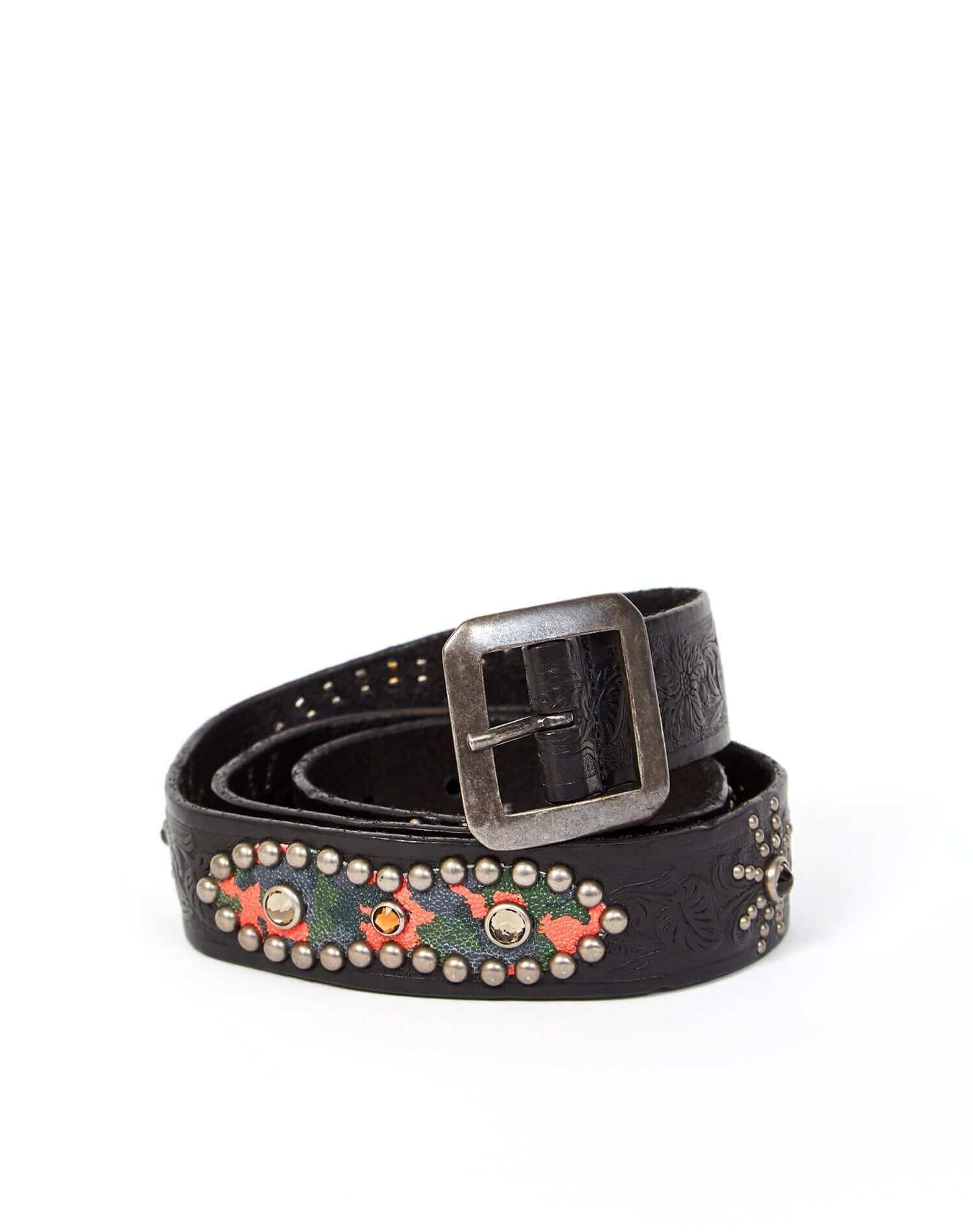 ARMY BELT Black leather belt with carved details. Studded inserts with camo print and rhinestones. Squared zamac buckle. Height: 3,5 cm. Made in Italy. HTC LOS ANGELES
