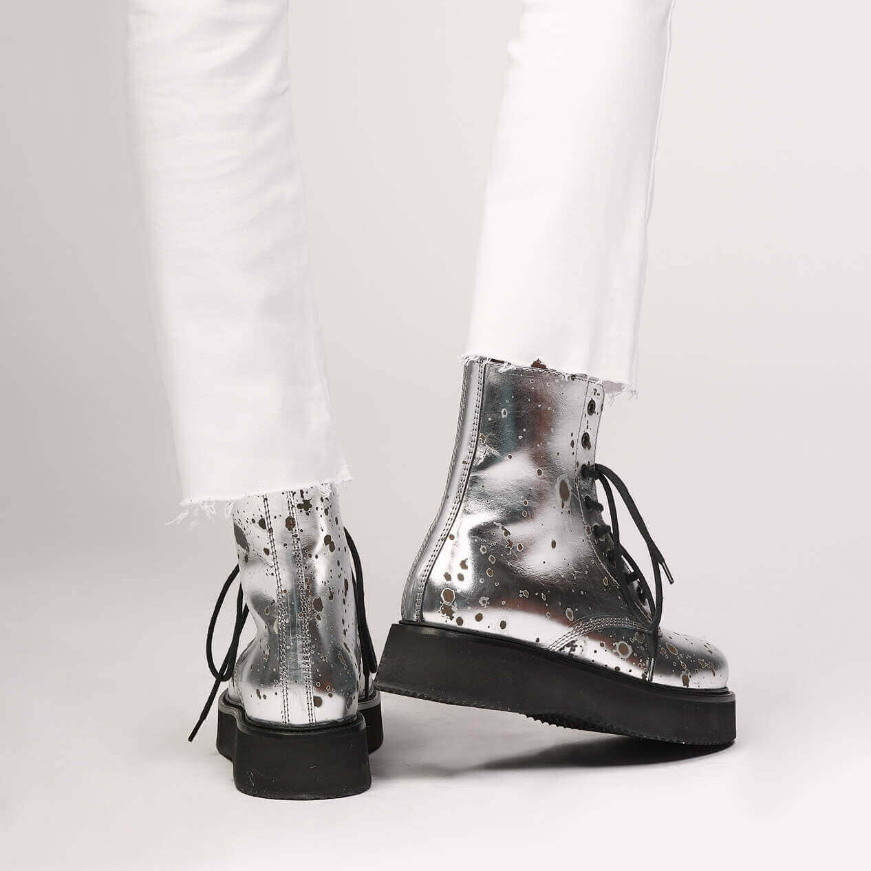 htclosangeles ARMY MOON BOOT ARMY MOON BOOT Silver leather boots. Black laces. Sole height: 4 cm. Made in Italy. Hollywood Trading Company Hollywood Trading Company