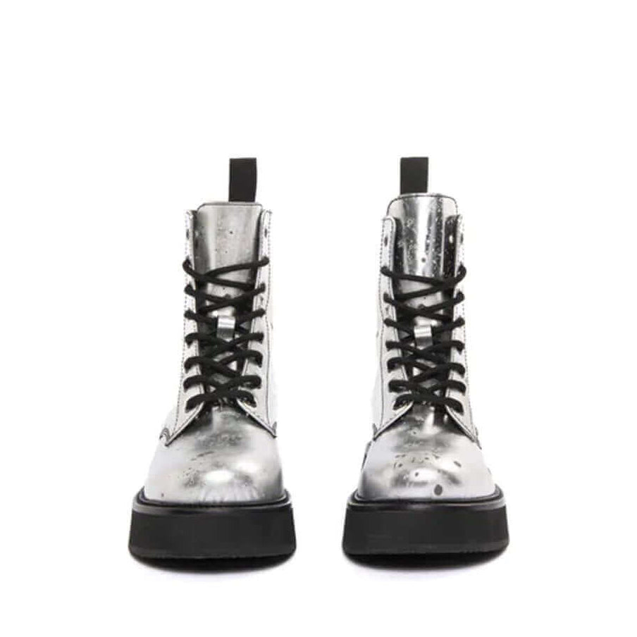 htclosangeles ARMY MOON BOOT ARMY MOON BOOT Silver leather boots. Black laces. Sole height: 4 cm. Made in Italy. Hollywood Trading Company Hollywood Trading Company
