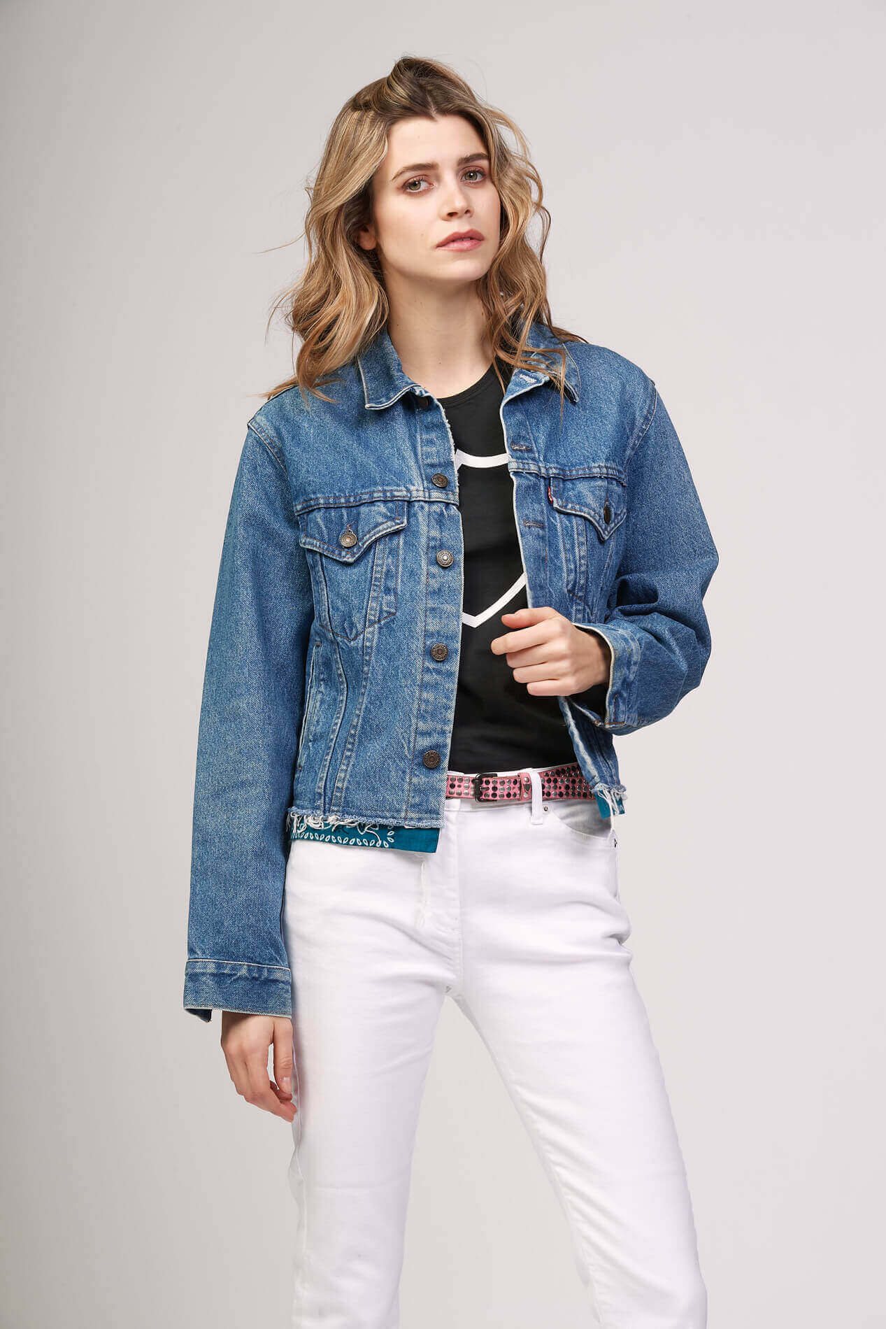 BANDANA DENIM JACKET Levi's vintage denim jacket. Customized jacket with vintage bandana applicated inside. Every piece is 'one of a kind', designed using handcrafted materials. As a result of this process there will be variations in the shade of the colo