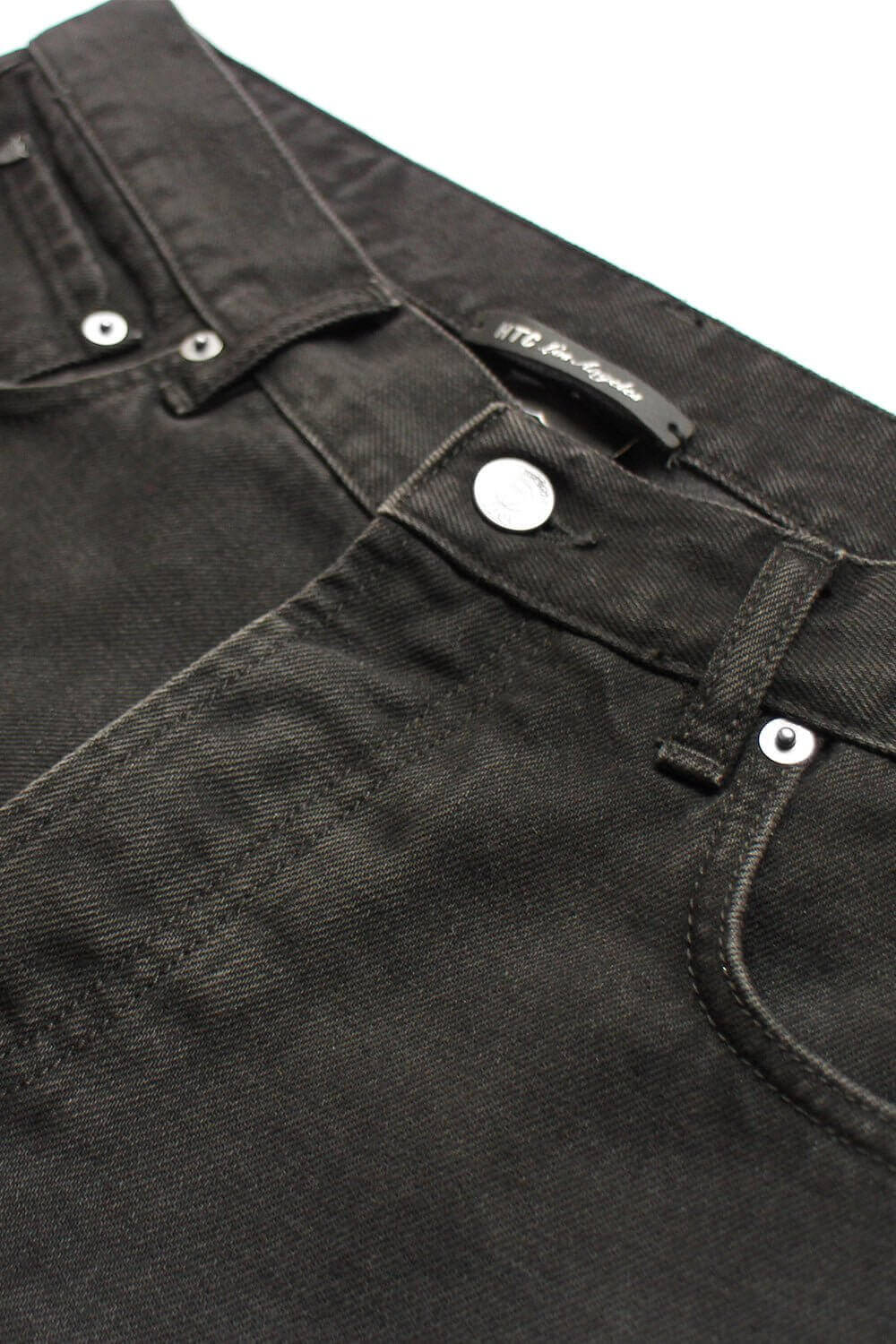 BLACK BULLWASH 03 Straight fit jeans in black denim, 5 pockets, hidden front button closure. Metallic logo detail on the back. 100% cotton. Made in Italy. HTC LOS ANGELES