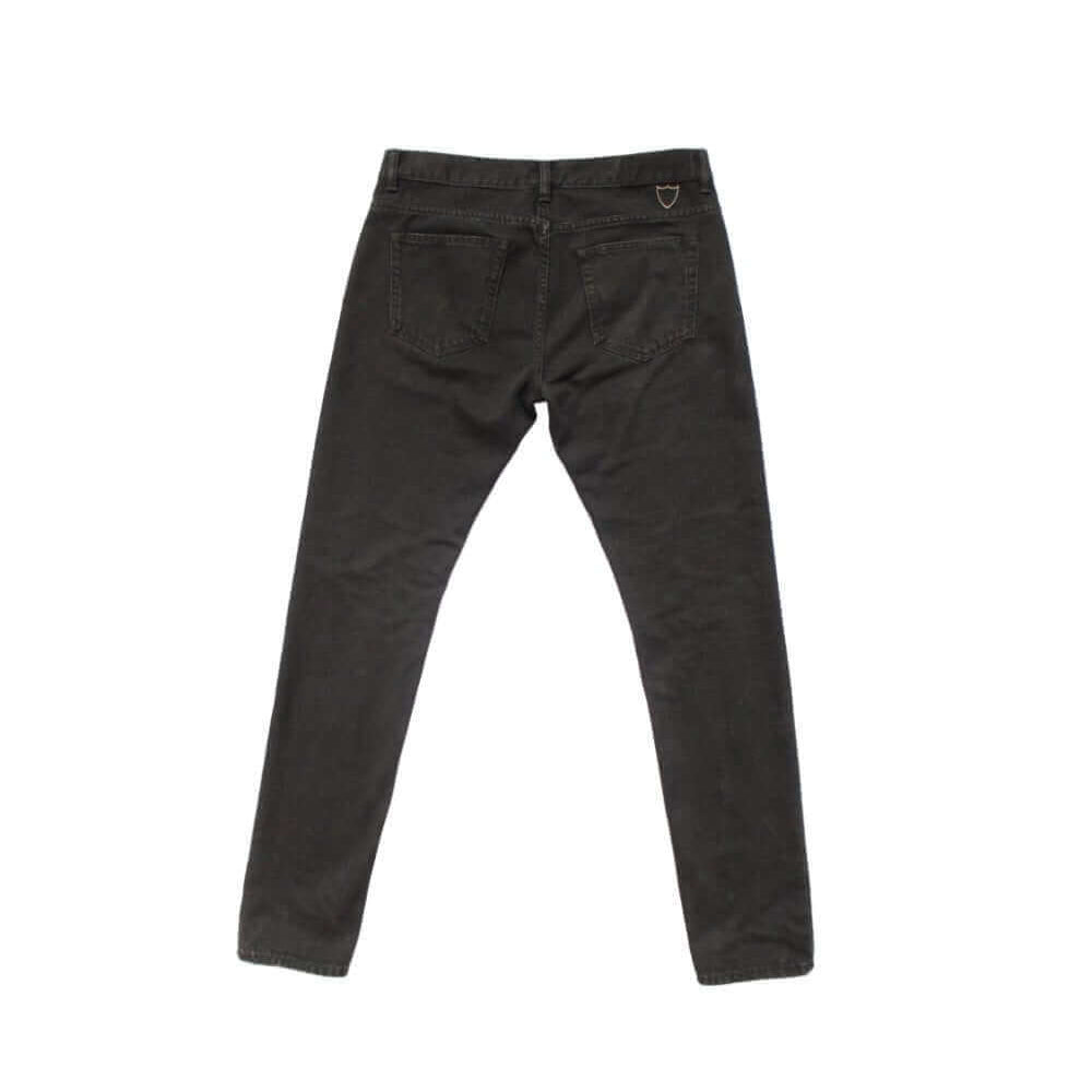htc los angeles STRAIGHT MEN DENIM BLACK BULL STRAIGHT MEN DENIM BLACK BULL Straight fit jeans in black denim, 5 pockets, hidden front button closure. Metallic logo detail on the back. 100% cotton. Made in Italy. PANTS Hollywood Trading Company Hollywood