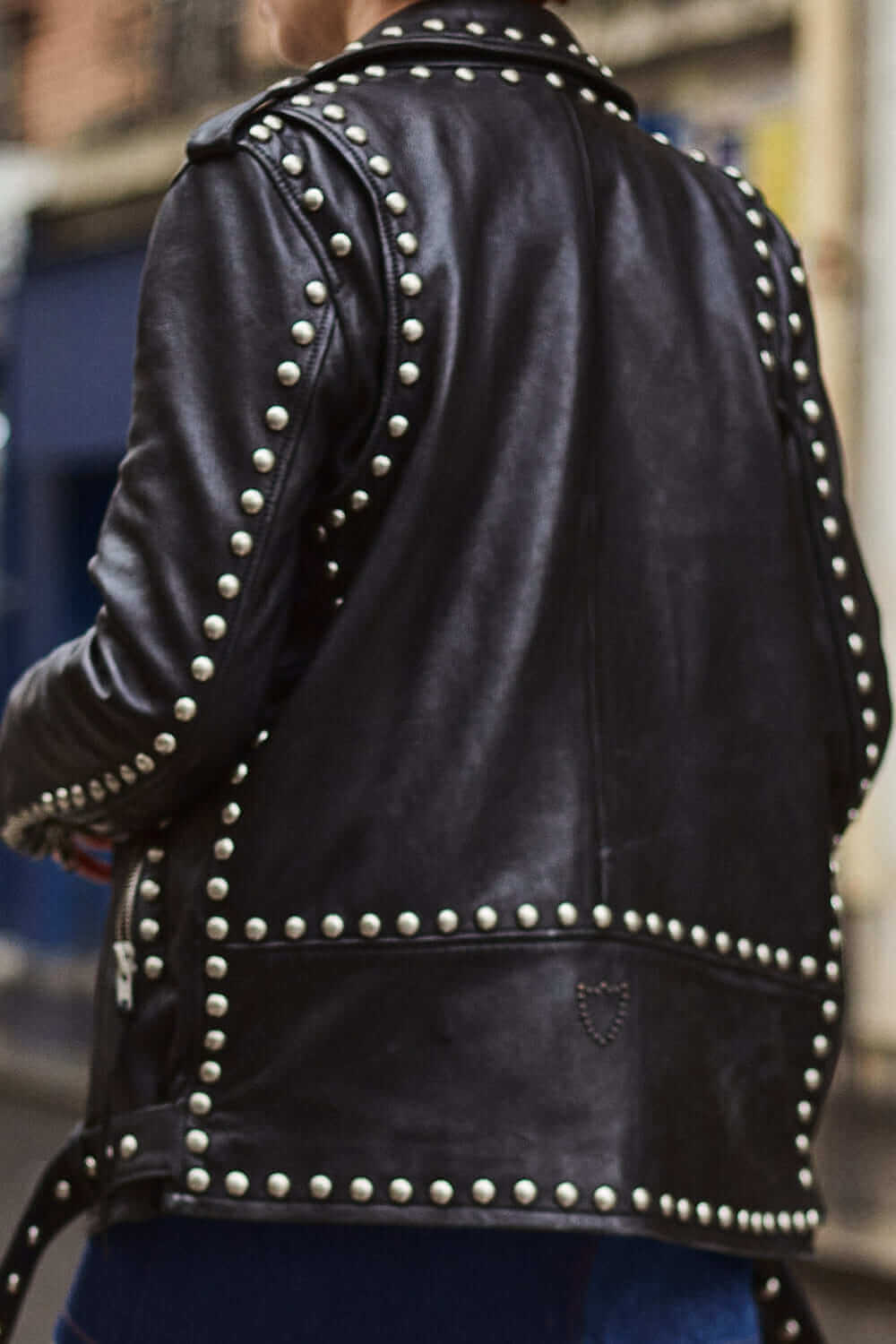 BONNIE JACKET Black leather studded jacket. Central zip closure. Side and frontal pockets with zip closure. 100% leather. Made in Italy. HTC LOS ANGELES