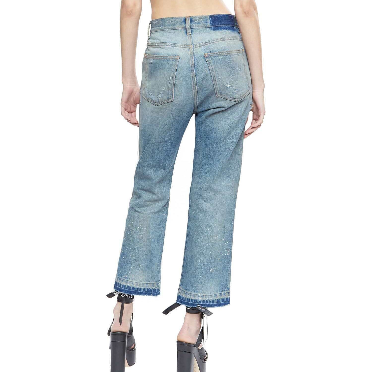 htc los angeles BC002 WASH 16 MUSHROOM BC002 WASH 16 MUSHROOM Bootcut fit jeans, 5 pockets, hidden front zip closure. Metallic logo detail on the back. 100% cotton. Made in Italy. PANTS Hollywood Trading Company Hollywood Trading Company