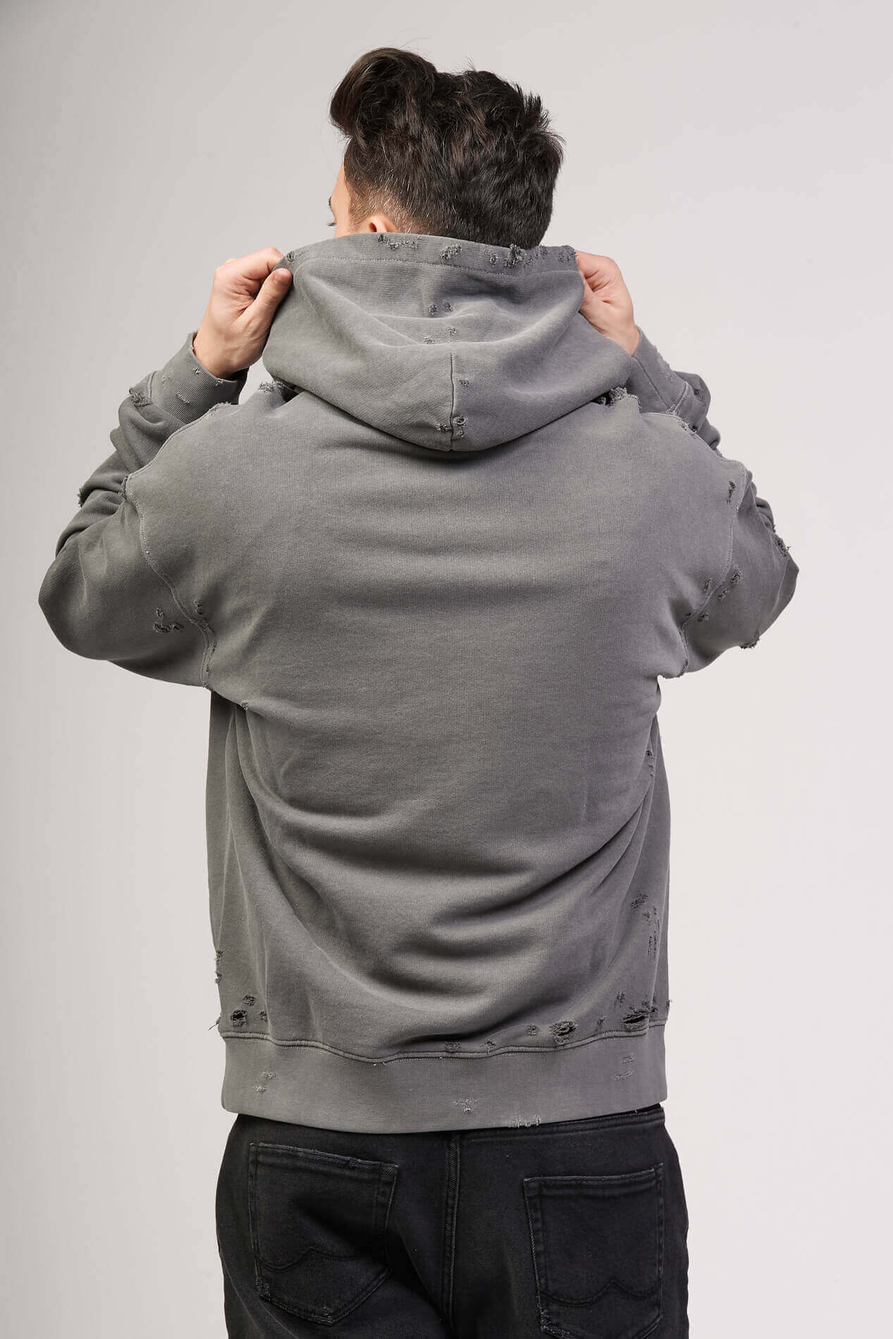 DESTROYED SWEATER Regular fit hoodie sweater. Destroyed style. 100% cotton. Made in Italy. HTC LOS ANGELES