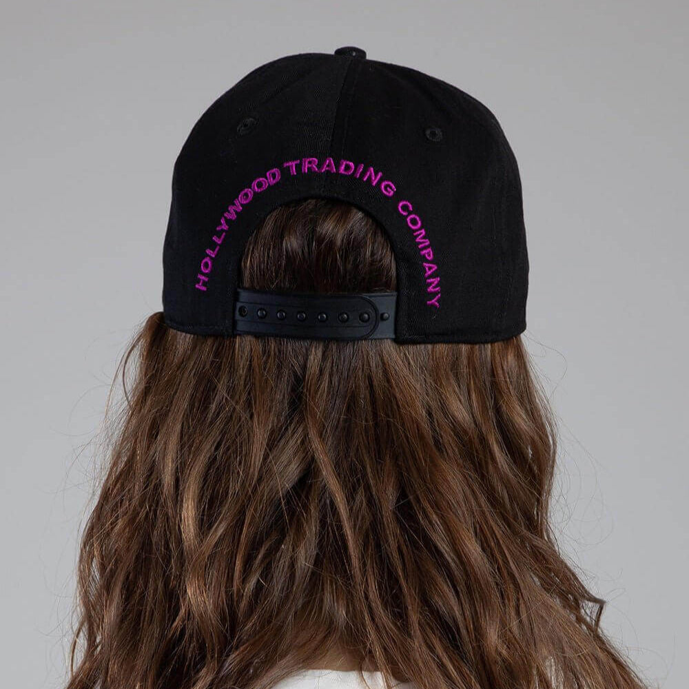 HTC LOS ANGELES FREAK HOUSE CAP BLACK FREAK HOUSE CAP BLACK Black baseball cap , round crown with eyelets, Freak House logo embroidered on the front, adjustable strap on the back. One size fits all. 100% cotton. HATS Hollywood Trading Company Hollywood Tr