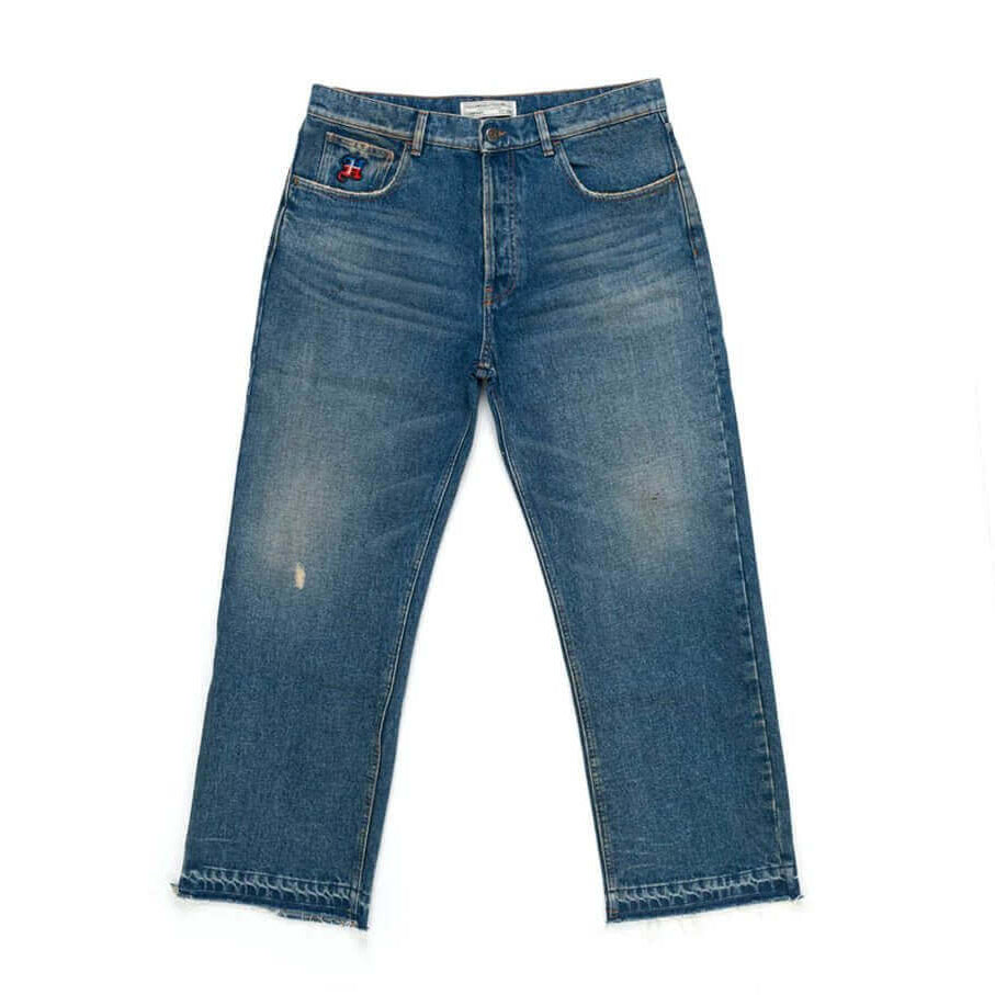 htclosangeles GATORADE - HOLLYWOOD GATORADE - HOLLYWOOD Loose fit jeans with front button and zip closure. Back embroidered logo and leather logo patch. Composition: 100% Cotton Hollywood Trading Company Hollywood Trading Company