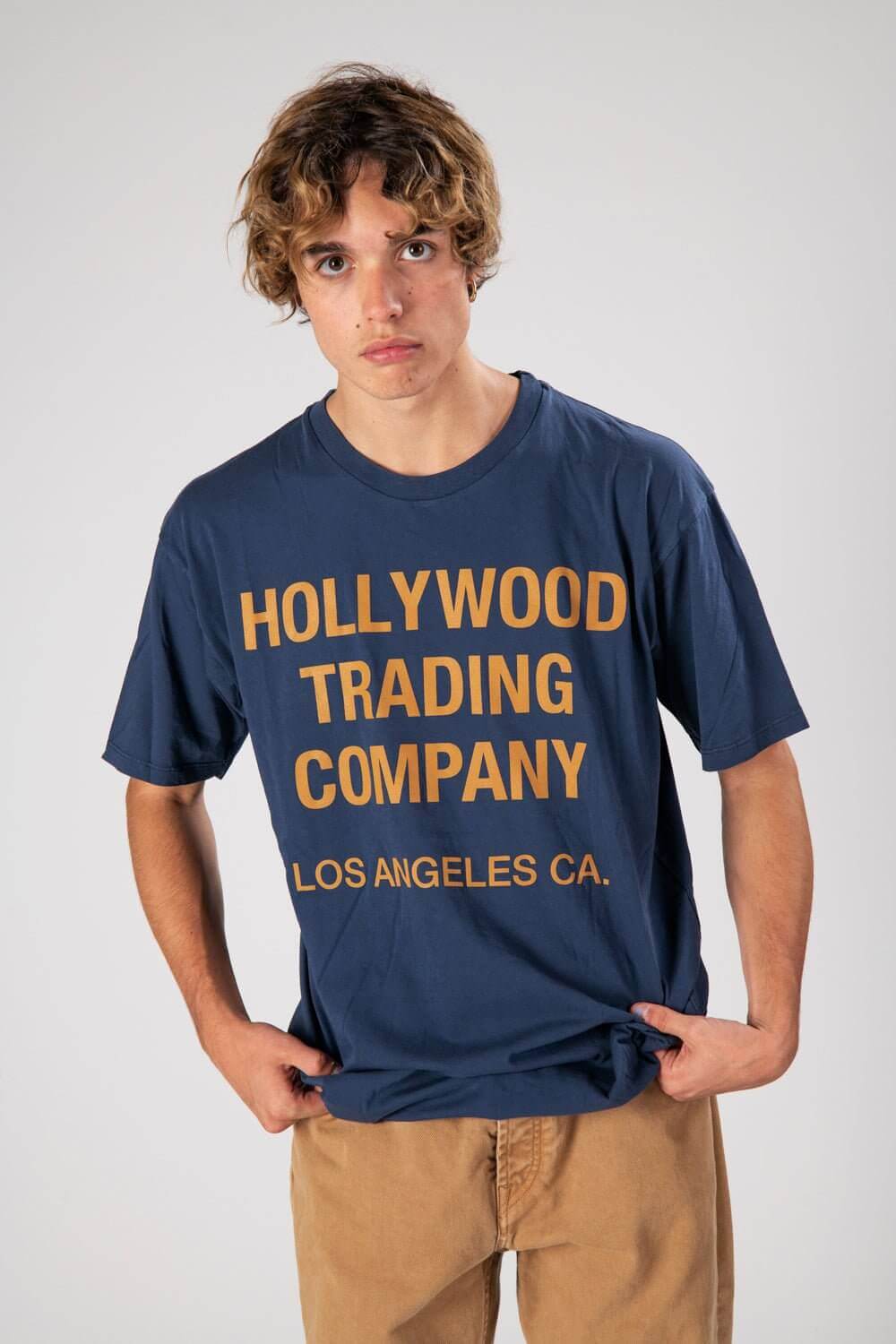 HOLLYWOOD REGULAR T-SHIRT Regular fit t-shirt with ïHollywood Trading CompanyÍ printed on the front. HTC LOS ANGELES