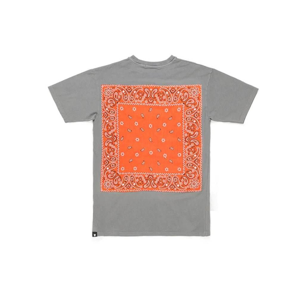 htclosangeles HTC BANDANA MIX T-SHIRT GREY/ORANGE HTC BANDANA MIX T-SHIRT GREY/ORANGE Regular fit t-shirt with printed mini-logo on the front. Vintage bandana set on the back. 100% cotton. Made in Italy. T-SHIRTS Hollywood Trading Company Hollywood Tradin