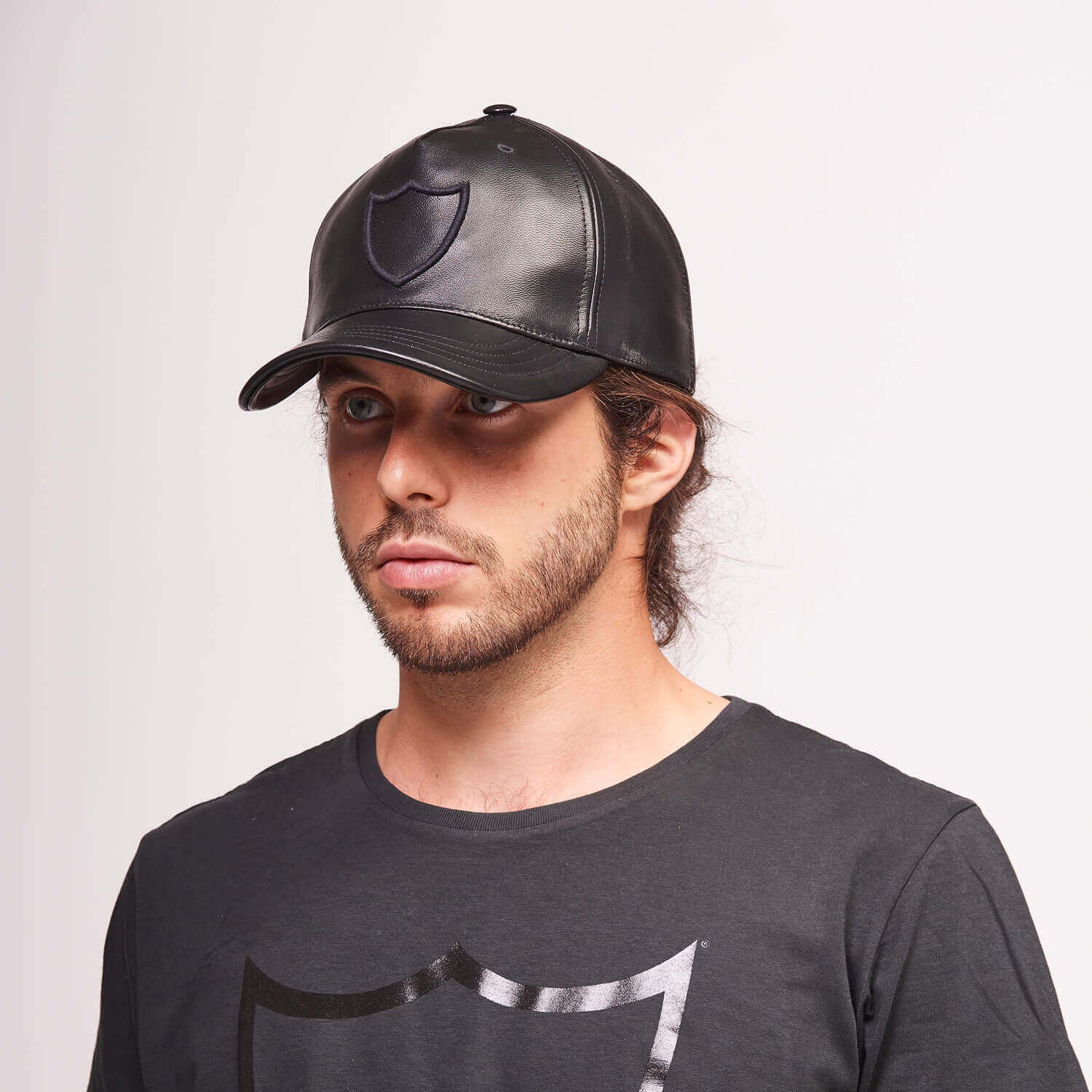 Hollywood Trading Company HTC LEATHER BASEBALL CAP HTC LEATHER BASEBALL CAP Black leather baseball hat, HTC black logo embroidered on the front. One Size.Composition: 100% Cotton. Hollywood Trading Company Hollywood Trading Company