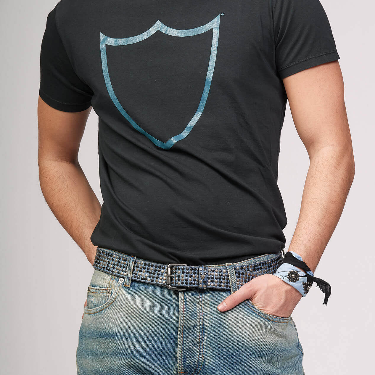 Hollywood Trading Company HTC LOGO SLIM T-SHIRT HTC LOGO SLIM T-SHIRT Slim fit t-shirt with central logo. 100% cotton. Made in Italy. Hollywood Trading Company Hollywood Trading Company