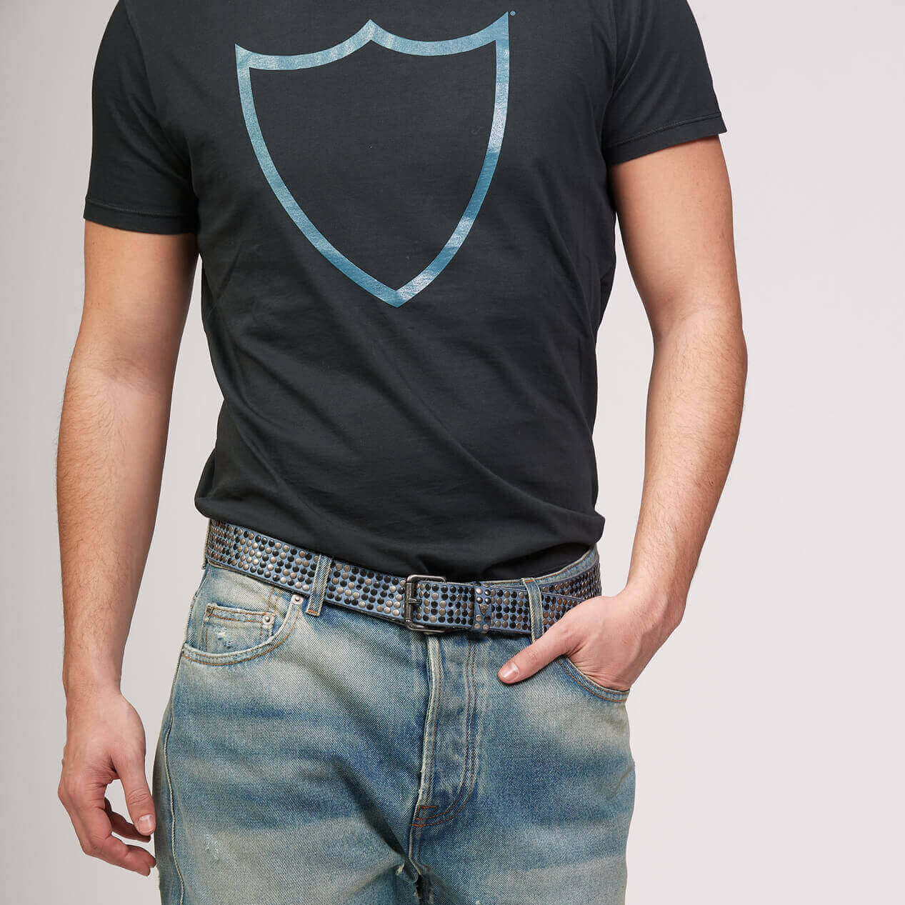 Hollywood Trading Company HTC LOGO SLIM T-SHIRT HTC LOGO SLIM T-SHIRT Slim fit t-shirt with central logo. 100% cotton. Made in Italy. Hollywood Trading Company Hollywood Trading Company