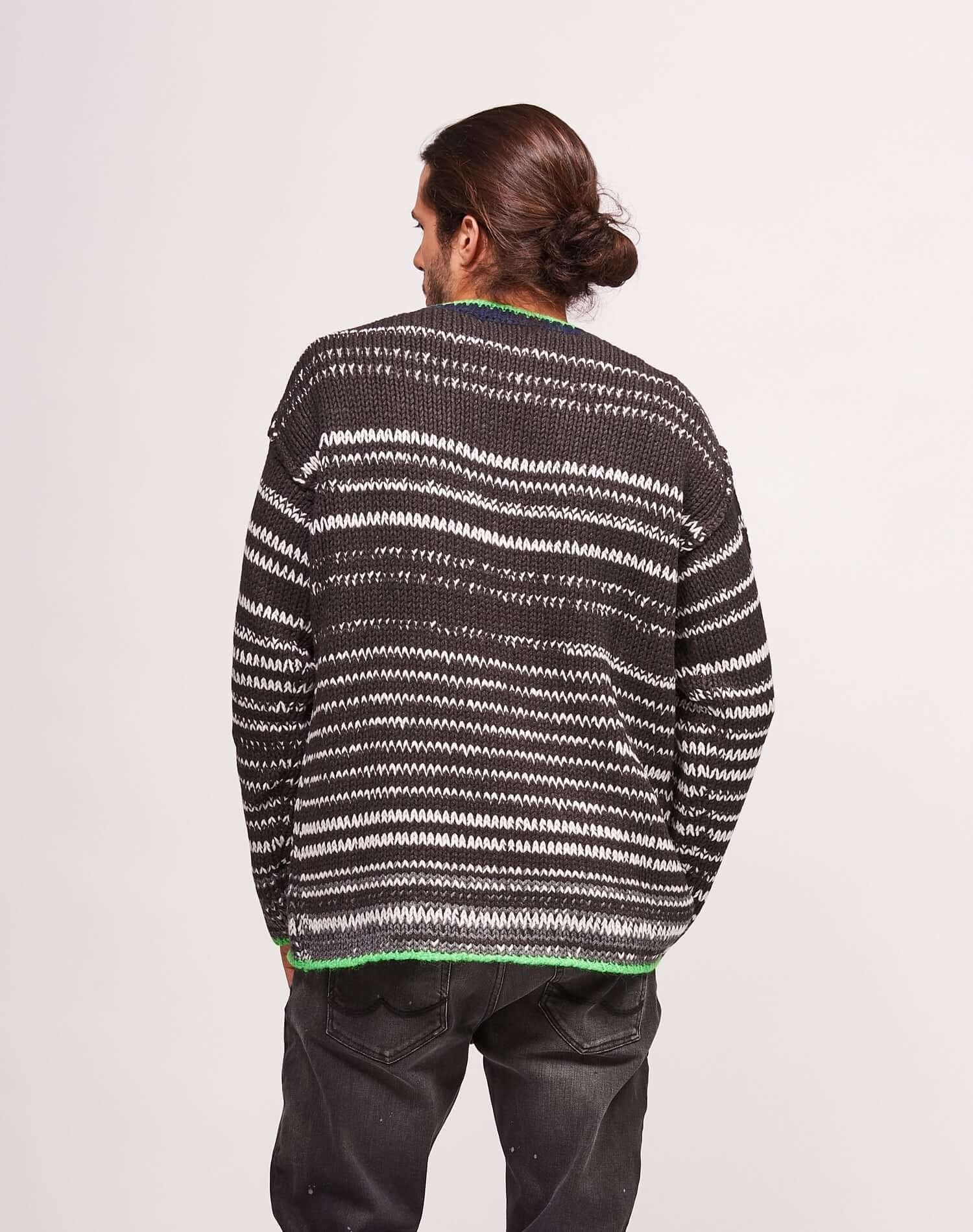 JOHNNY JUMPER Crew neck striped jumper. HTC logo on the front. 50% Acrylic 50% wool. Made in Italy. HTC LOS ANGELES