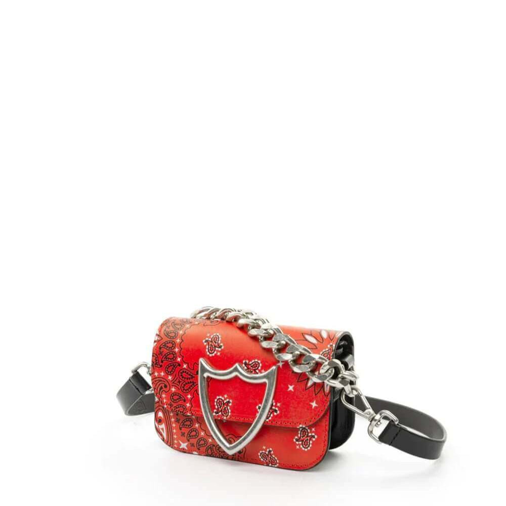 Hollywood Trading Company L.A. BANDANA MICRO BAG L.A. BANDANA MICRO BAG Leather micro bag. All over printed paisley bandana. Front flap with snap button closure. Front silver colored metal logo detail. One internal patch pocket. Leather lining. Leather sh
