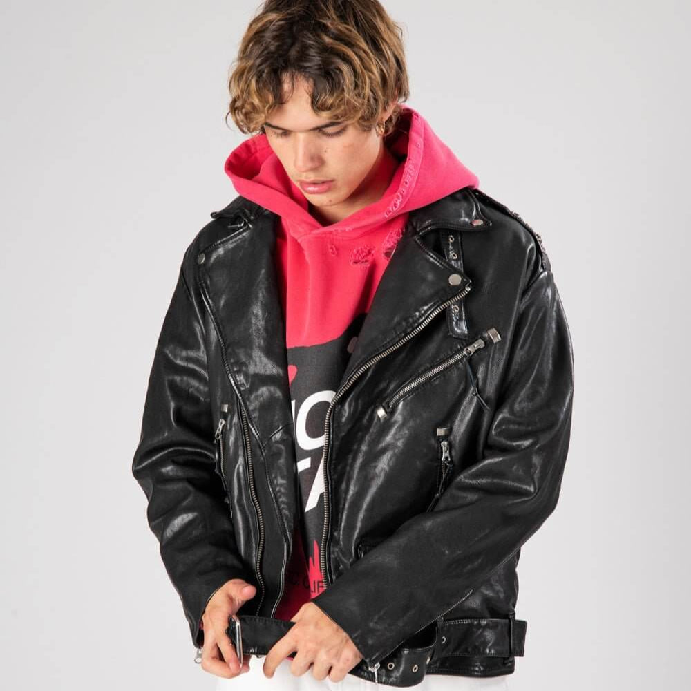 Hollywood Trading Company MELROSE JACKET MELROSE JACKET Black leather jacket. Central zip closure. Side and frontal pockets with zip closure. Studs on the shoulders. Hollywood Trading Company Hollywood Trading Company