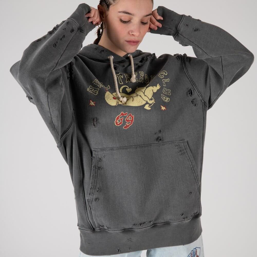 Hollywood Trading Company MY HOOD - DEVILS BLACK MY HOOD - DEVILS BLACK HTC devils' print distressed hoodie. Hood with drawstring, ribbed cuffs and hem. One front kangaroo pocket. Intentionally distressed areas may vary. Composition: 100% Cotton SWEATERS