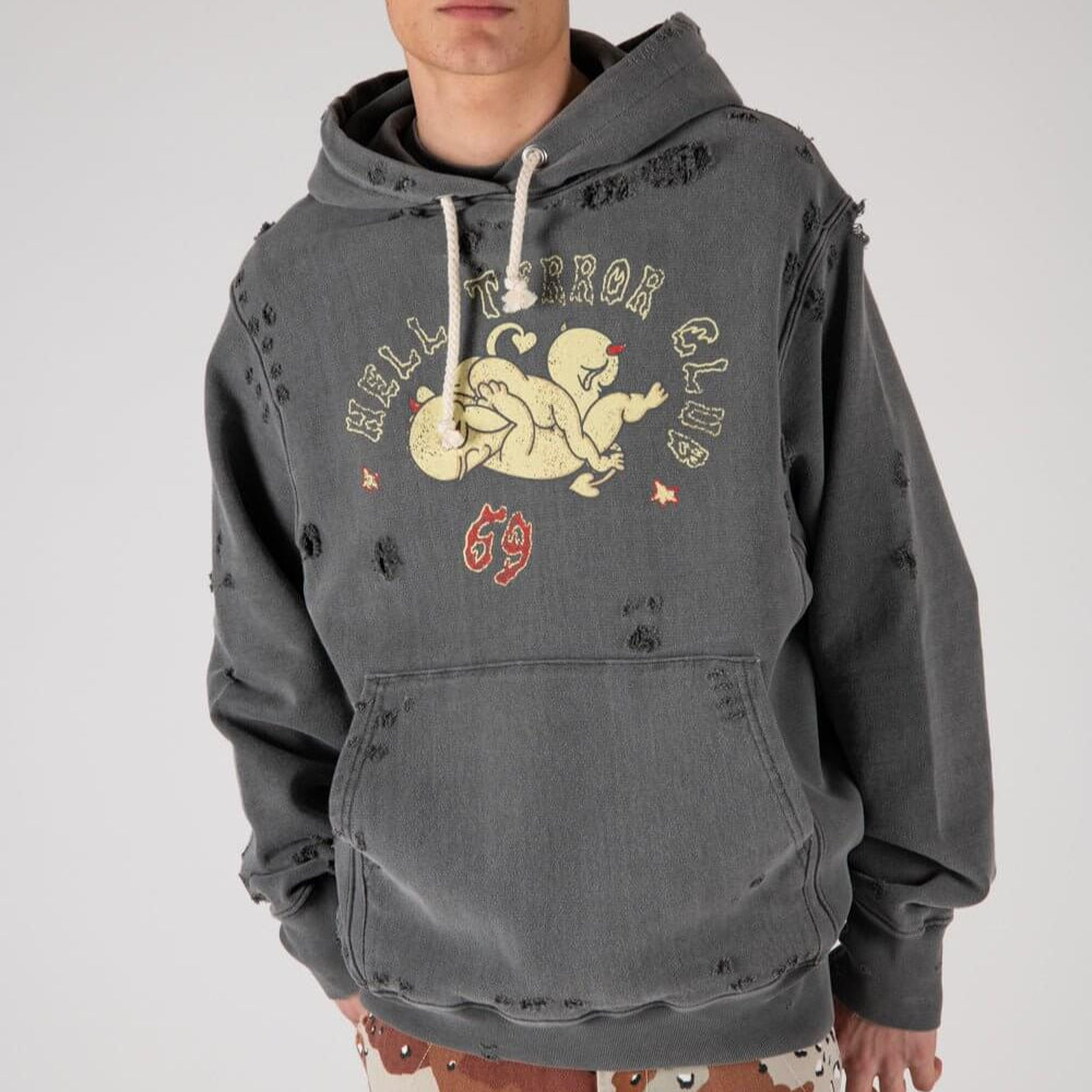 Hollywood Trading Company MY HOOD - DEVILS BLACK MY HOOD - DEVILS BLACK HTC devils' print distressed hoodie. Hood with drawstring, ribbed cuffs and hem. One front kangaroo pocket. Intentionally distressed areas may vary. Composition: 100% Cotton SWEATERS
