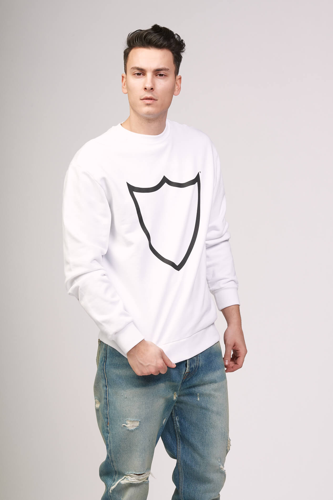 SHIELD SWEATER Round neck sweater with printed logo on the front. 100% cotton. Made in Italy. HTC LOS ANGELES